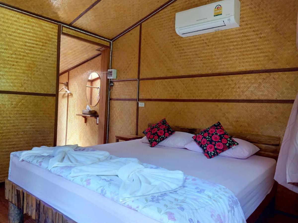 Bansuanphutarn Hotel Ban Pha Saeng Lang Exterior photo